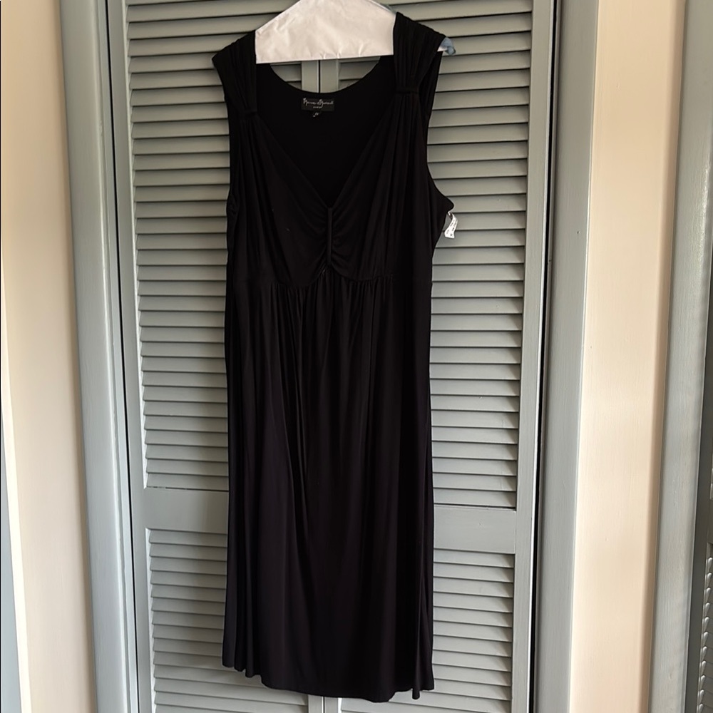 Mercer & Madison Black Gathered Dress